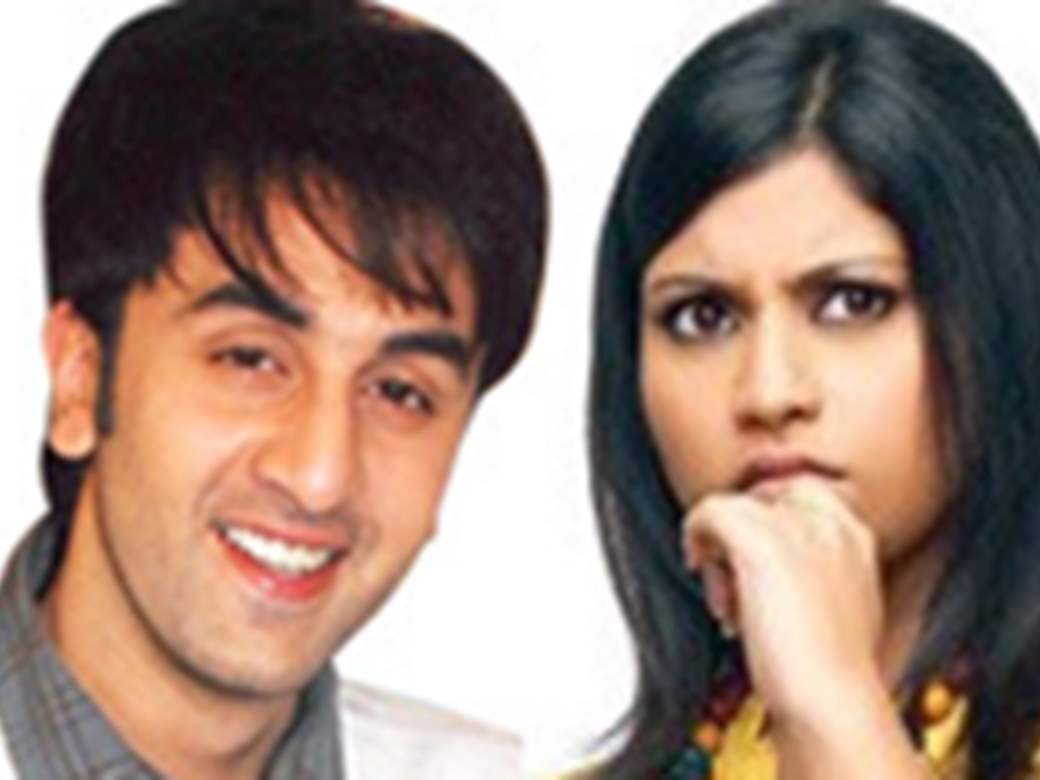Wake Up Sid (2009) - Using costumes to show the transformation