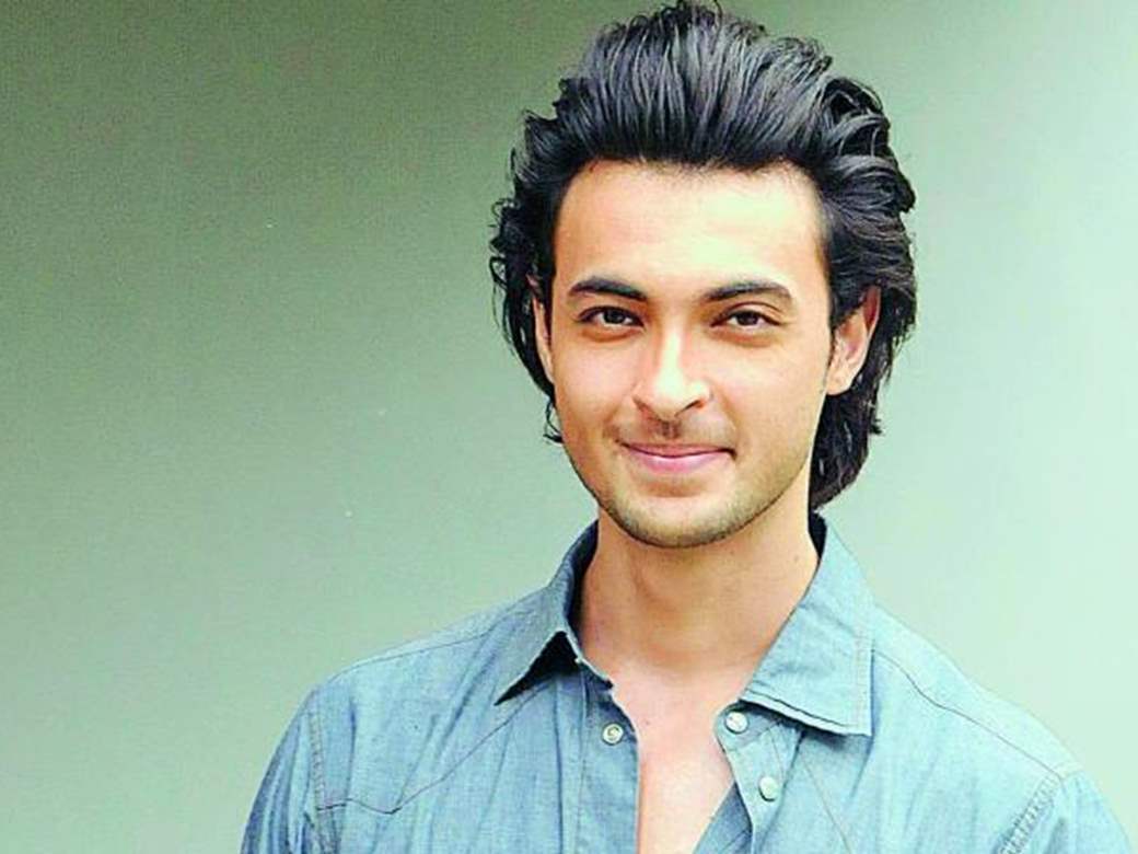 AS04: Birthday Boy Aayush Sharma unleashes his action avatar with vivacious  swag and style launching the teaser