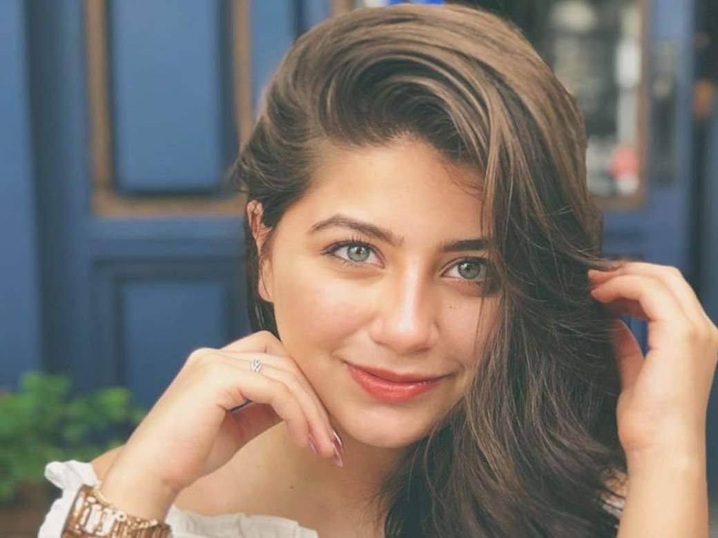 Aditi Bhatia Background Wallpapers 45710 - Baltana