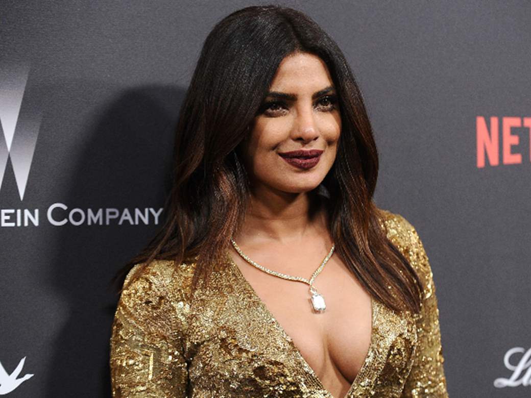 Priyanka Chopra's leaked BTS picture from The Sky is Pink takes over the  internet