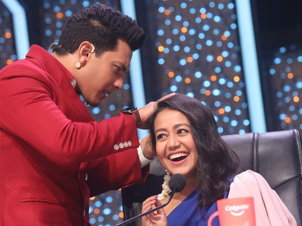 Indian Idol: Aditya Narayan Woos Neha Kakkar by Gifting Her a Gajra! |  India Forums
