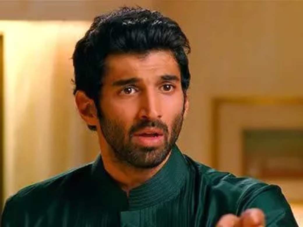 Aditya Roy Kapur was Dumped by his First Love; Reveals Details from his  Break-Up...