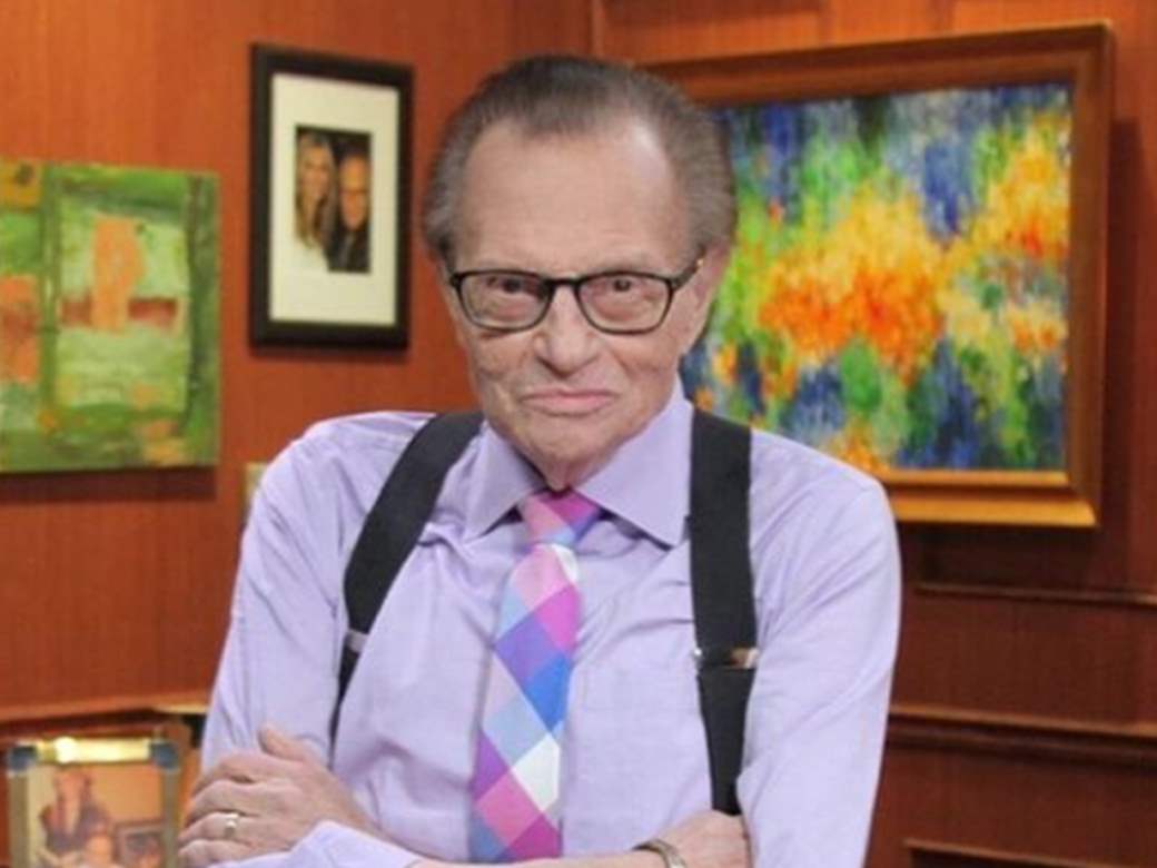 Tributes pour in for legendary talk show host Larry King