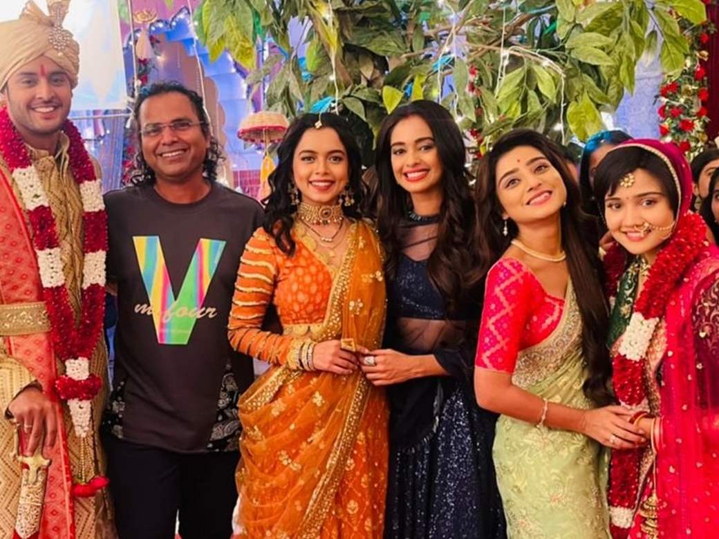 Shubra, Rani, Mahi and Prachi make a grand entry at Meet's wedding in Zee TV  show 'Meet'