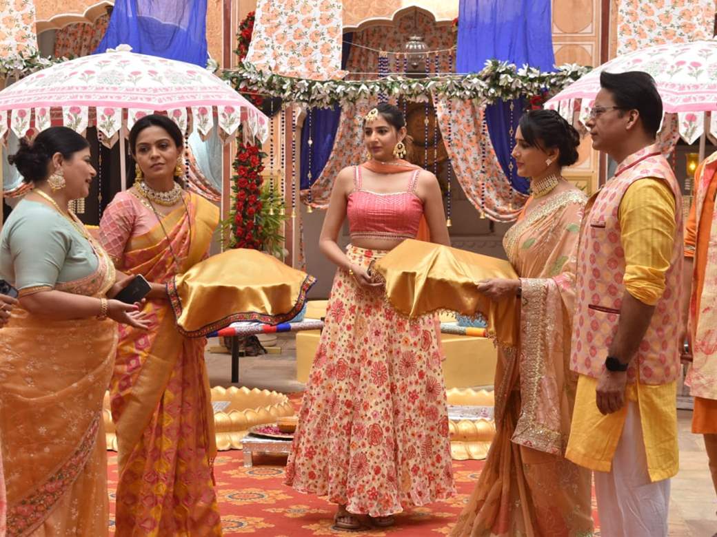 Yeh Rishta Kya Kehlata Hai: Pranali Rathod aka Akshara's diamond studded bridal  lehenga comes with a HEFTY price tag; deets here