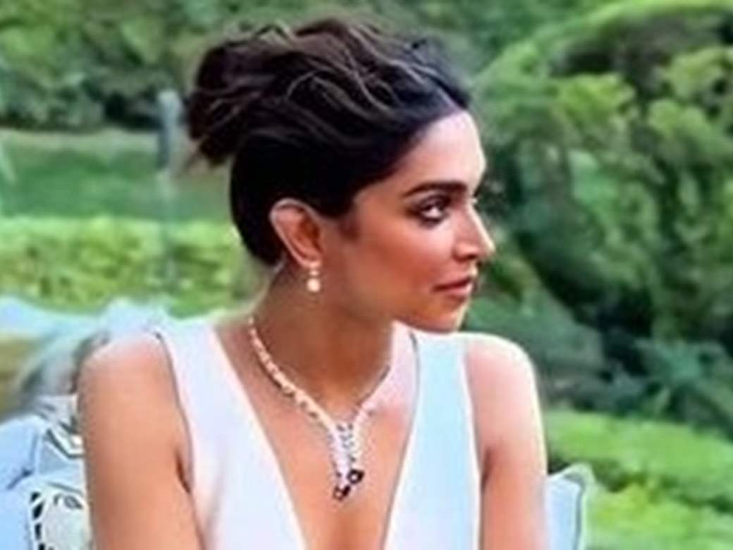 Deepika Padukone looks like a dream in a white gown with a statement  neckpiece while attending Cartier's Beautés De Monde in Spain : Bollywood  News - Bollywood Hungama