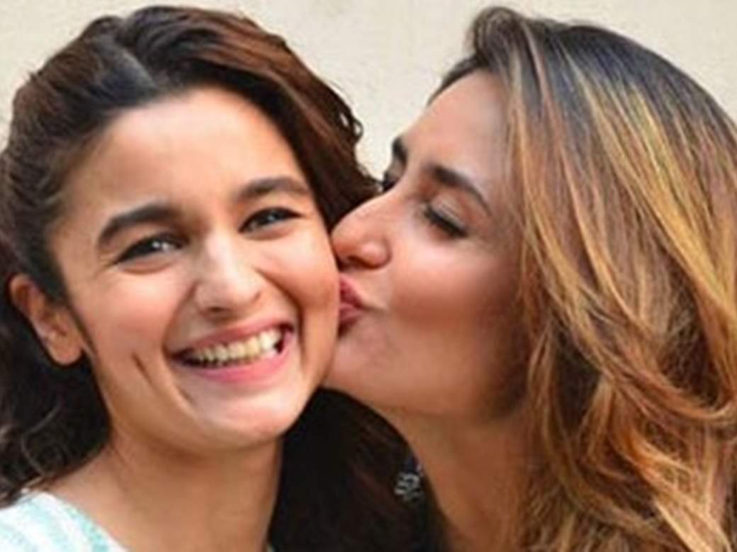 1040px x 780px - Alia Bhatt wishes her sister-in-law Kareena Kapoor on her birthday; shares  unseen pic from wedding
