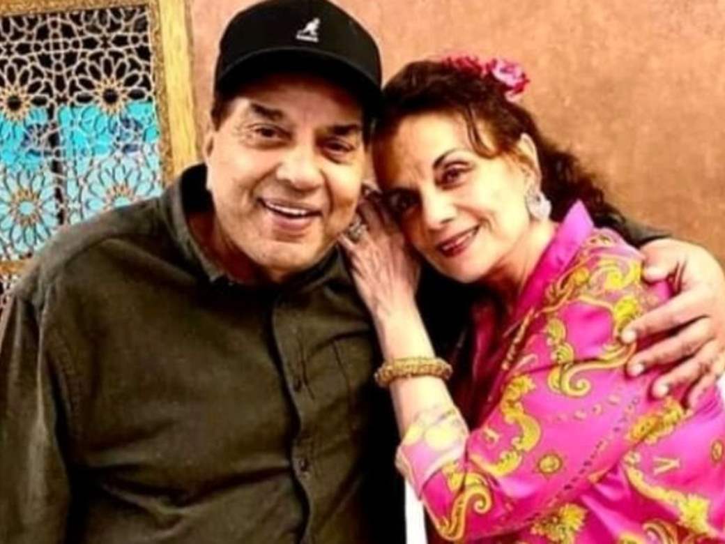 Dharmendra & Mumtaz reunite after all these years as they appear ...
