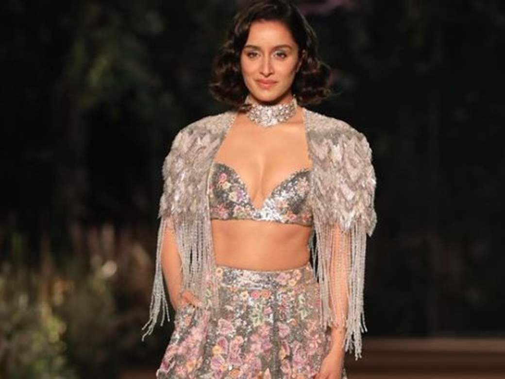 Shraddha Kapoor embraces elegance and ethereal charm walking the ramp for  Rahul Mishra at ICW 2023