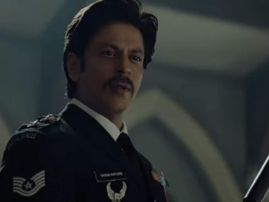SRK delivers his famous 'Bete ko haath lagane se pehle' 'Jawan