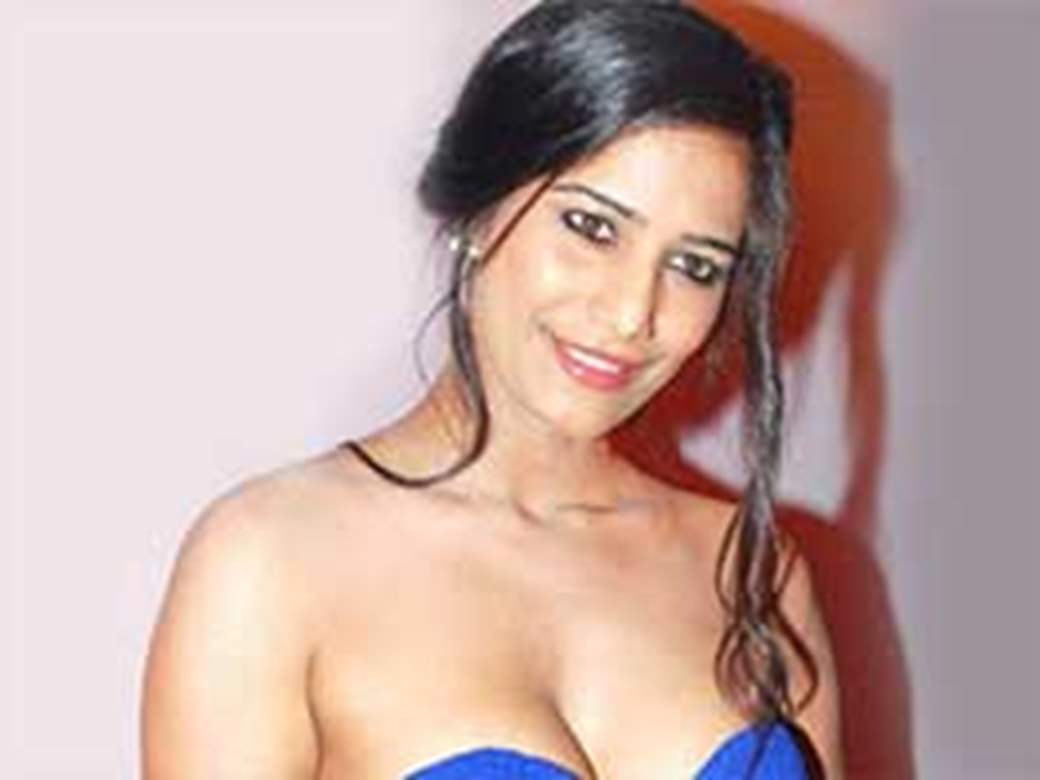 Poonam Poonam Dulhan Sex Video - Poonam got curvy for 'Nasha' | India Forums