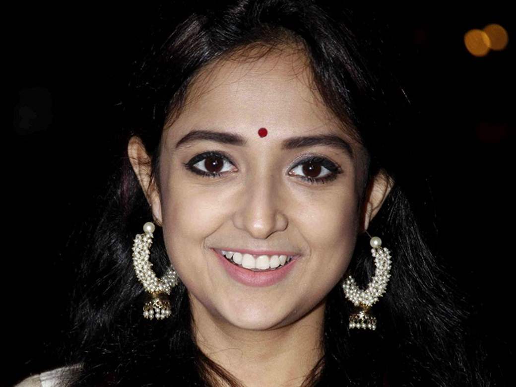Dance helps me rid my inhibitions: Monali Thakur | India Forums