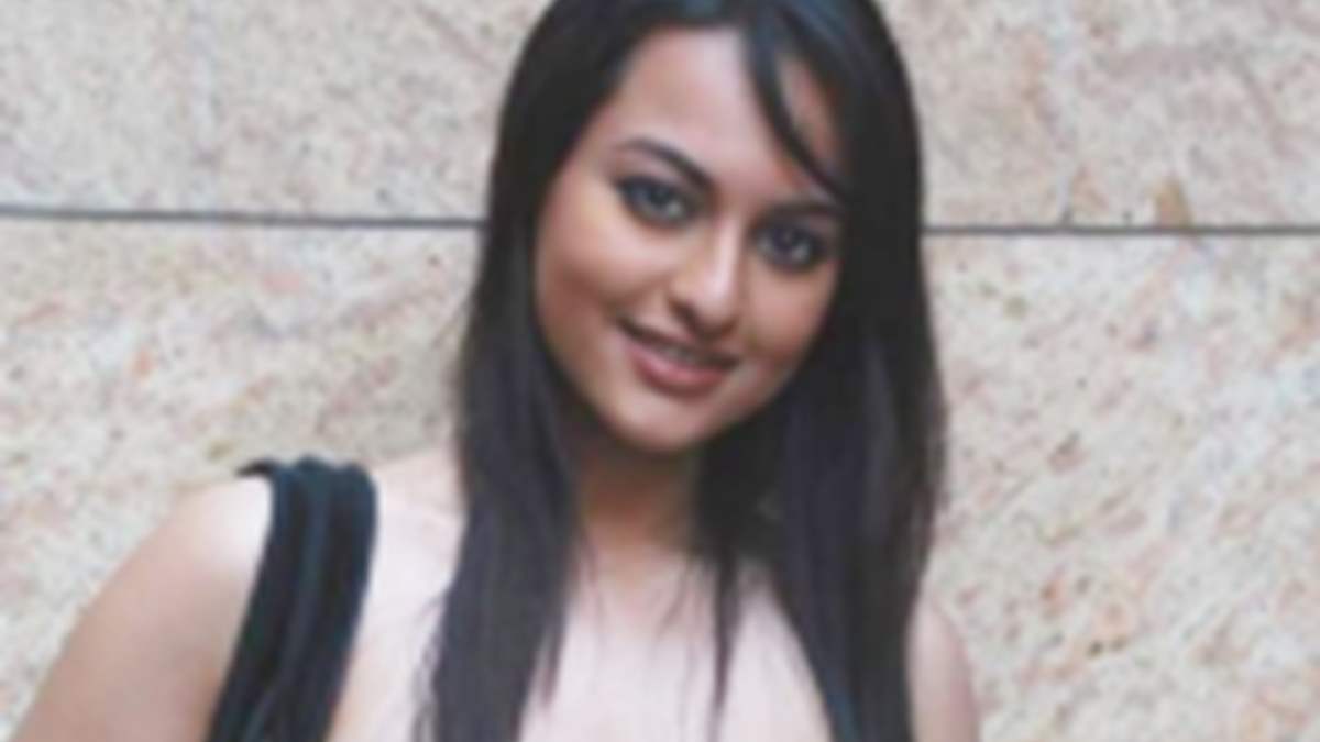 Sunaksi Sex - Dream debut for Sonakshi Sinha! | India Forums