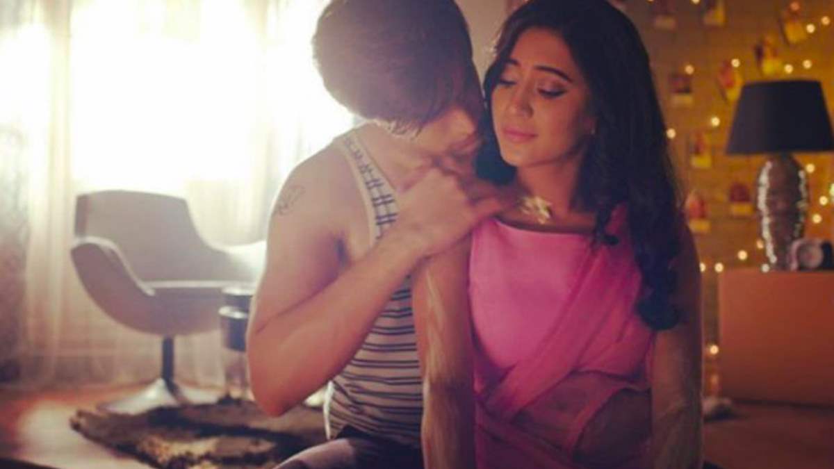 Shivangi Joshi Xxx Vidos Com - Shivangi Joshi And Mohsin Khan Are Breaking The Internet With This Intimate  Hot Photo