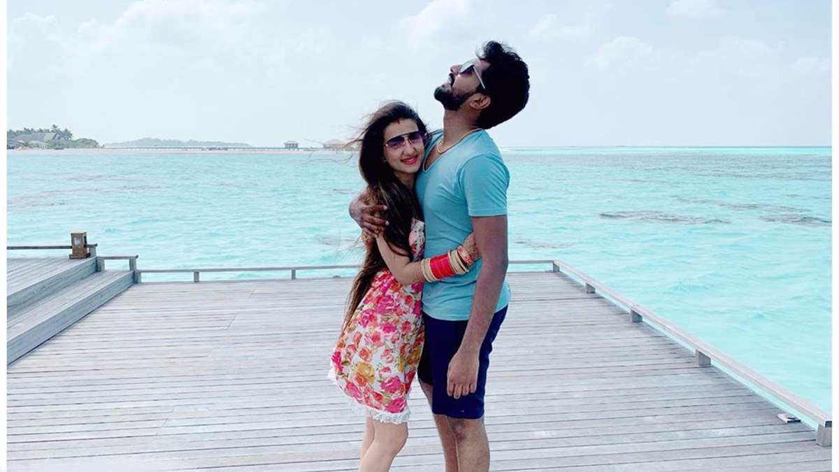 [pics] Newlyweds Lovey Sasan And Koushik Krishnamurthy Are Off To Maldives For Their Honeymoon