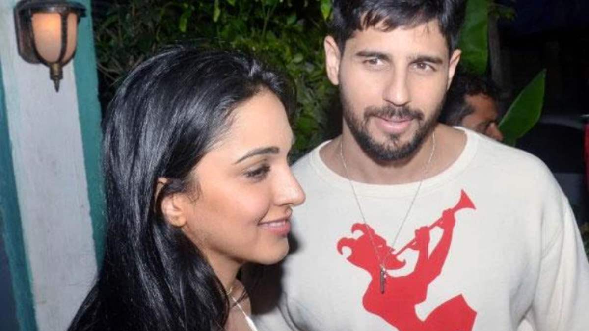 Kiara Advani and Rumored boyfriend Sidharth Malhotra Leave