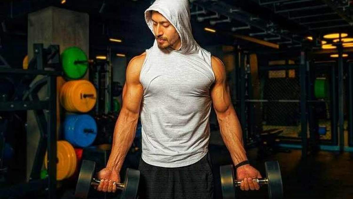 Trots Robijn feedback Tiger Shroff is raising the Fitness Quotient; has been motivating his fans  by posting his Gym ...