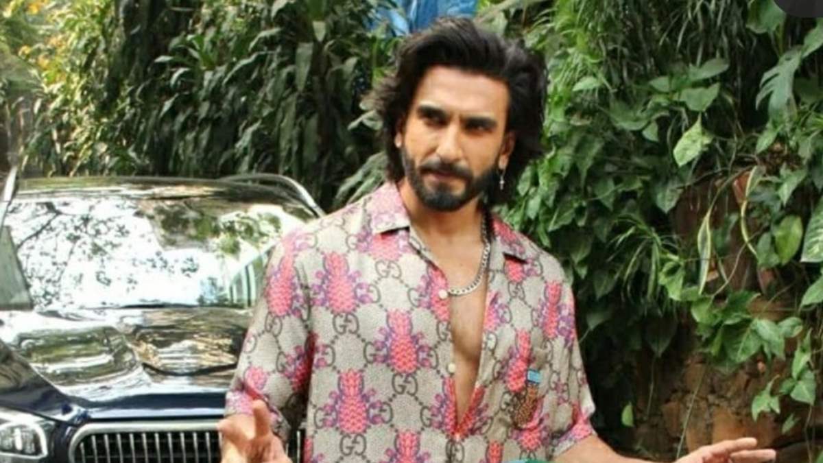 Ranveer Singh looks dapper in Rs 2.7 lakh tracksuit from Gucci 2