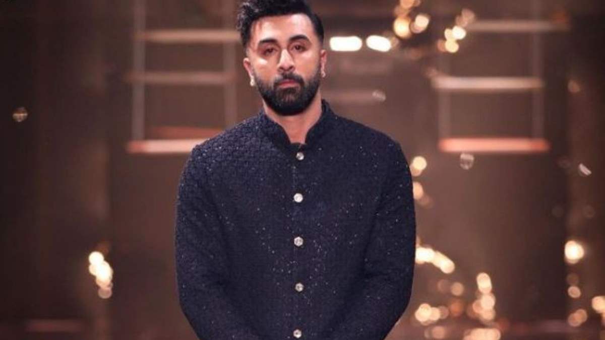 Ranbir Kapoor Walks On Ramp In Lungi-Style Pants And His Look Is