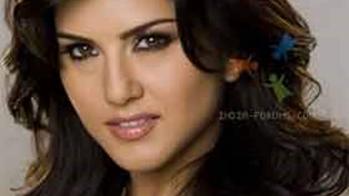 Sanilion Xxx Com Video English - Sunny Leone happy with acceptance in India | India Forums