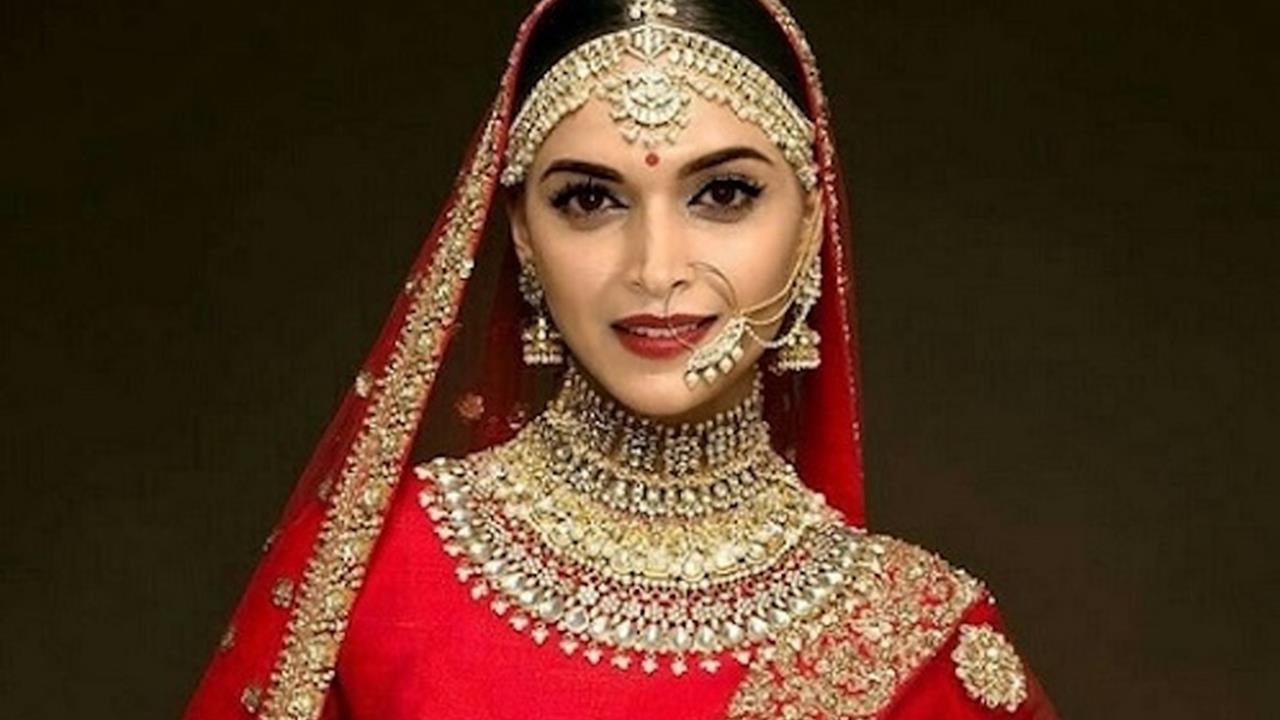 This NRI bride wore Deepika Padukone's reception lehenga and she looked out  of this world | The Times of India