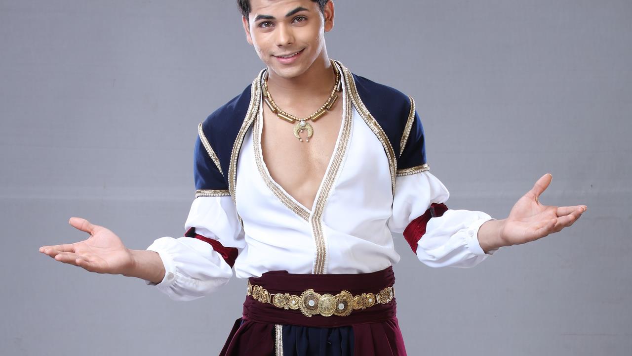 Siddharth Nigam's fan goes missing, actor shocked with the incident | TV -  Times of India Videos