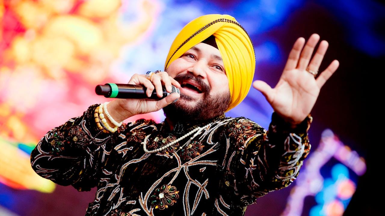 Tunak Tunak Tun | Daler Mehndi | Super Hit Dance Song - YouTube