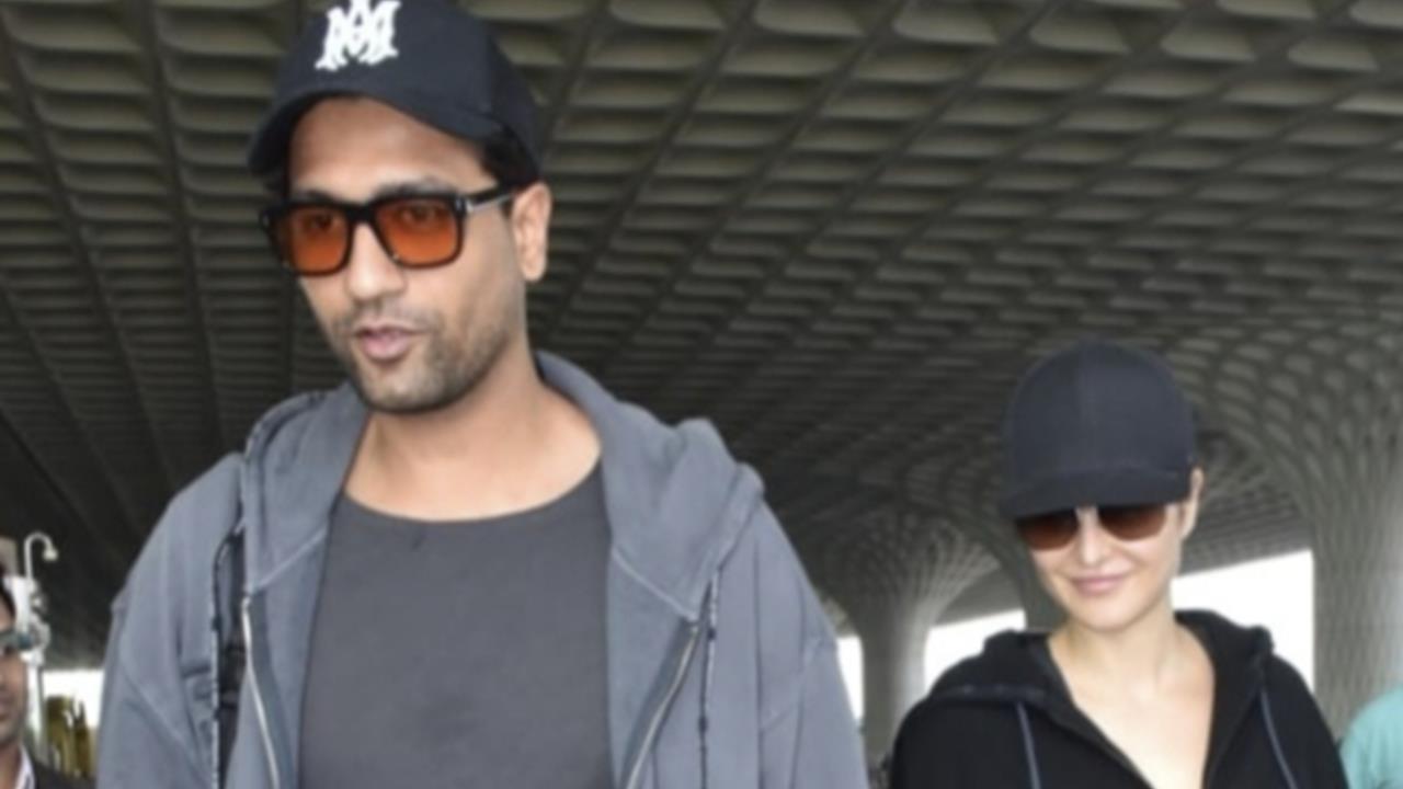 Vicky Kaushal is handsome poser in black jacket, sunglasses and cap, Katrina  Kaif likes it