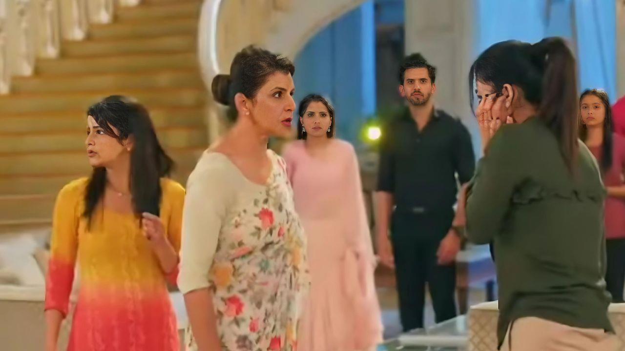 Yeh Rishta Kya Kehlata Hai: Dadi sa slaps Charu, Abhira stands by her |  India Forums