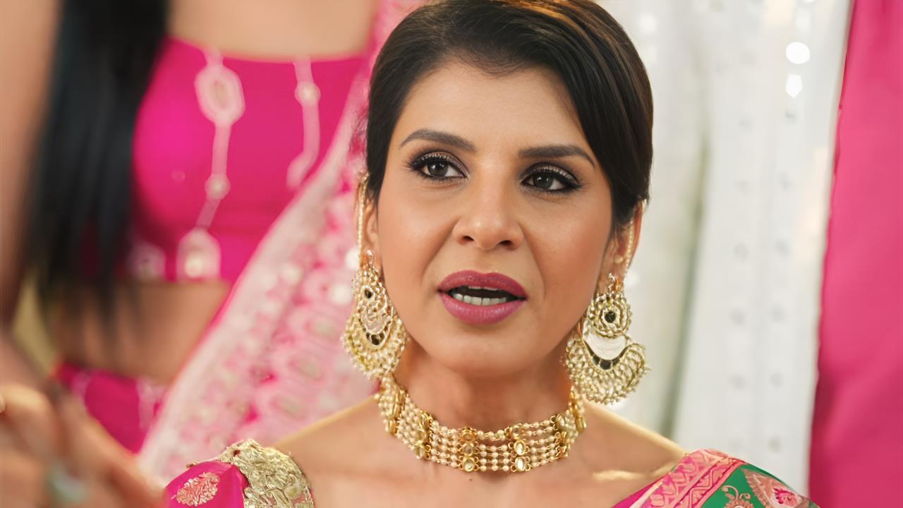 Yeh Rishta Kya Kehlata Hai Kaveri presents Abhira with a precious