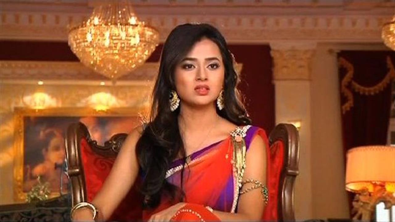 Lakshya to save Swara from the goons on Swaragini! | India Forums