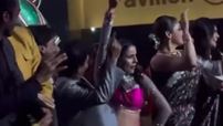 Varun Dhawan enjoys Shehnaaz Gill & Johnny Lever's dance on the 'Nach Punjaabban' song at Umang 2022 