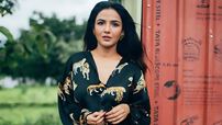 Jasmin Bhasin shares a video emphasising the significance of prioritising self-love
