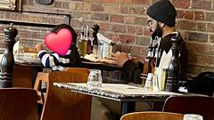 Virat Kohli & Vamika's spotted enjoying meal in London cafe Thumbnail