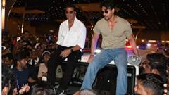 Akshay Kumar & Tiger Shroff's 'BMCM' promotional event in Lucknow turns chaotic; crowd hurl slippers -WATCH  Thumbnail
