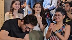 Aamir Khan celebrates his birthday surrounded by paps, media, Kiran Rao and 'Laapataa Ladies' team - PICS Thumbnail