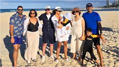 Priyanka Chopra chills out with mom Madhu, Malti Marie, Nick Jonas and friends in Australia (Pics) Thumbnail