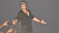 Shah Rukh Khan teaching his signature move to women cricketers from Trinbago Knight Riders; here's proof Thumbnail