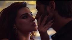 Kriti Sanon's chemistry with Shaheer Sheikh in "Raanjhan" from "Do Patti" steals hearts Thumbnail