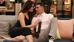 Kareena Kapoor Reflects on the ‘Weird’ Experience of Romancing Akshay Kumar, Thanks to Karisma Kapoor Thumbnail