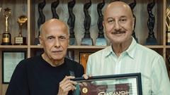 Anupam Kher pens a heart touching note for Mahesh Bhatt as he receives a gift from him on completing 40 years Thumbnail