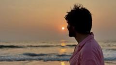 Kartik Aaryan savors the sunset in Goa ahead his birthday; Check out the pics! Thumbnail