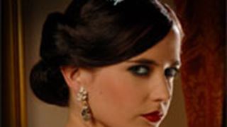 Bond girl in Bolly flick Thumbnail