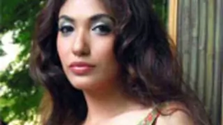 Starlet on a signing spree?