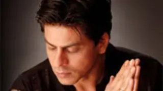 Shah Rukh to play 'Spiderman' for son Thumbnail