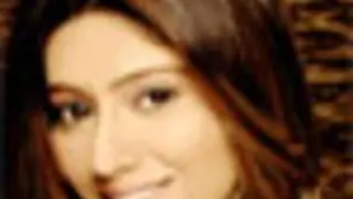 Things spice up yet again for Annu and Ashu Thumbnail