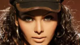 Sherlyn Chopra blows it over the top to seek attention!! Thumbnail