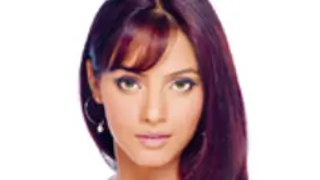 My Man  Neetu Chandra Thumbnail