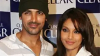 After Aishwarya-Abhishek, it is Bipasha-John in Miami Thumbnail
