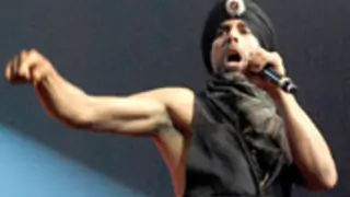 Akshay Kumar did a stunt at IIFA Thumbnail